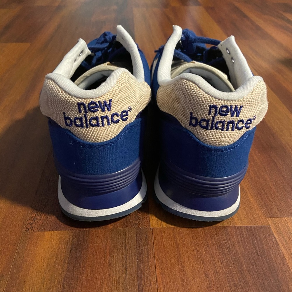 SOLD New Balance 574 - Picture 3 of 8